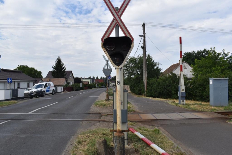Letörték a csapórudat egy debreceni vasúti átjáróban