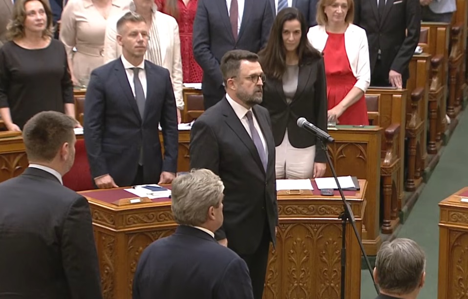Megválasztották Sonnevend Pált alkotmánybírónak