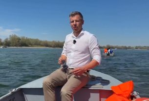 Magyar Péter Pakson
