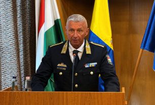 Dr. Bakk Richárd