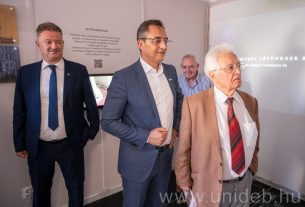200 éves az MTA, vándorkiállítás nyílt a Debreceni Egyetemen