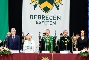 Lannert Judit a Debreceni Egyetem évnyitóján