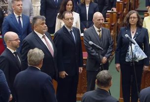 Chronowski Nóra, Kovács András György, Ligeti Miklós, Orosz Árpád Gábor és Szomora Zsolt alkotmánybírók