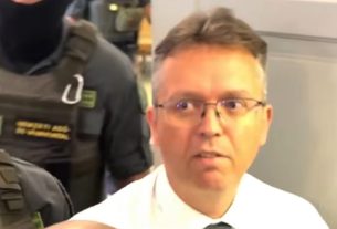 Megérkezett Hankó Balázs a Kecskeméti Járásbíróságra