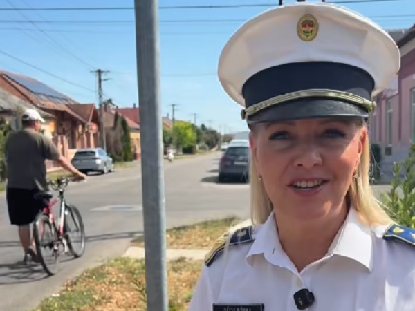Öngólt lőhetett a rendőrség: szerintük a bicikliseknek le kell szállniuk a stoptáblánál